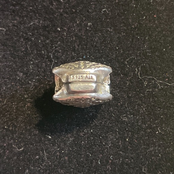 Authentic Disney Princess Pandora Ariel the little mermaid set of 5 charms 💜 - Picture 8 of 10